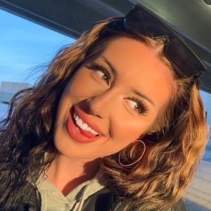 Meet your Posher, Claire